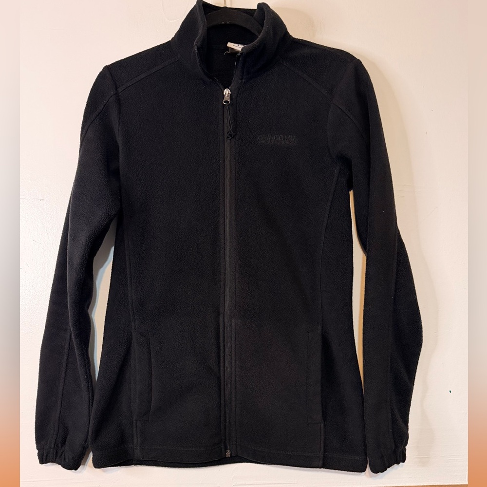 Magellan Outdoors Black Full-Zip Sweatshirt